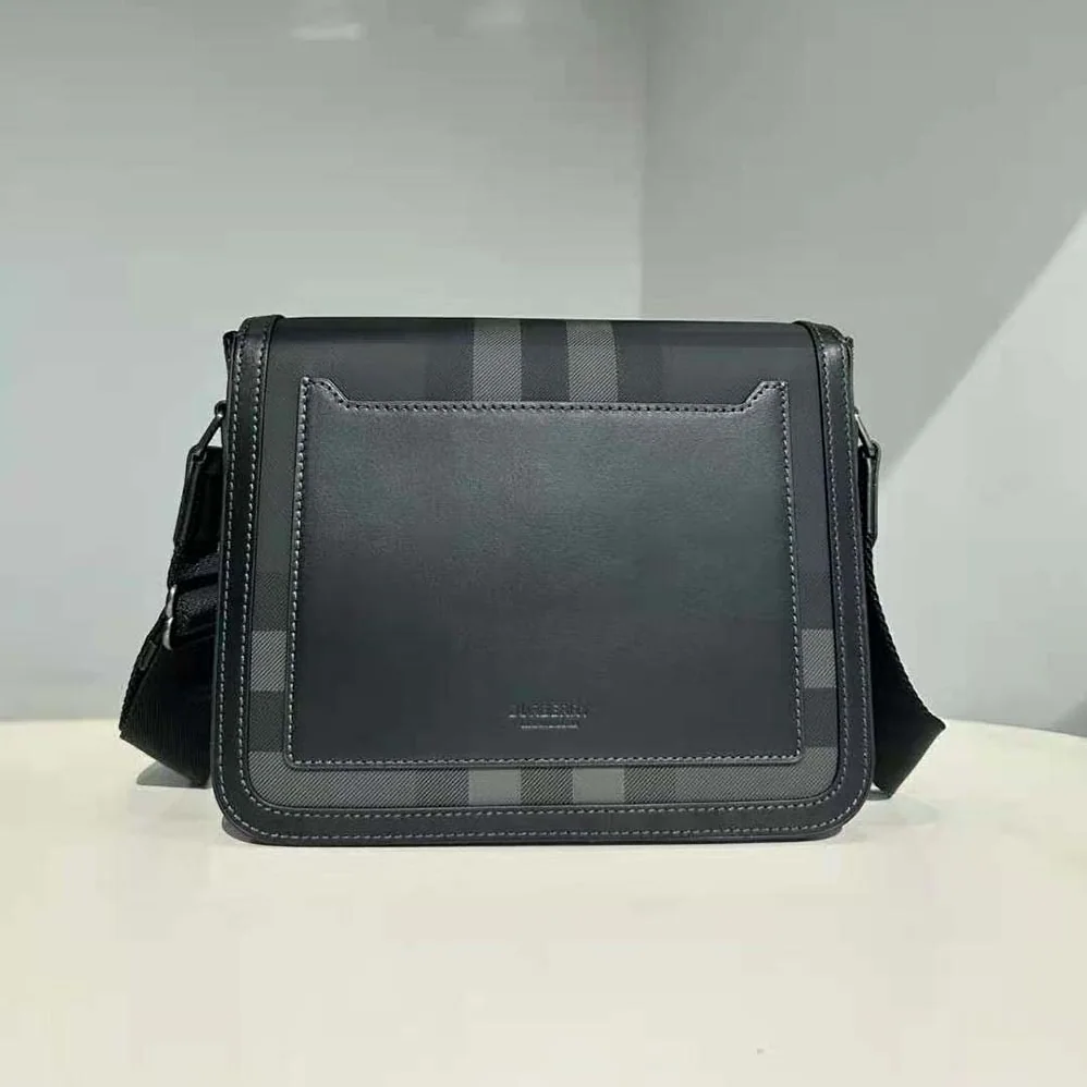 Burberry Small Alfred Messenger Bag for Men in Black Burberry Small Alfred Messenger Bag for Men in Black