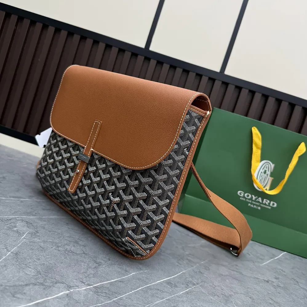 Goyard Coursier Messenger Bag for Unisex in Tan