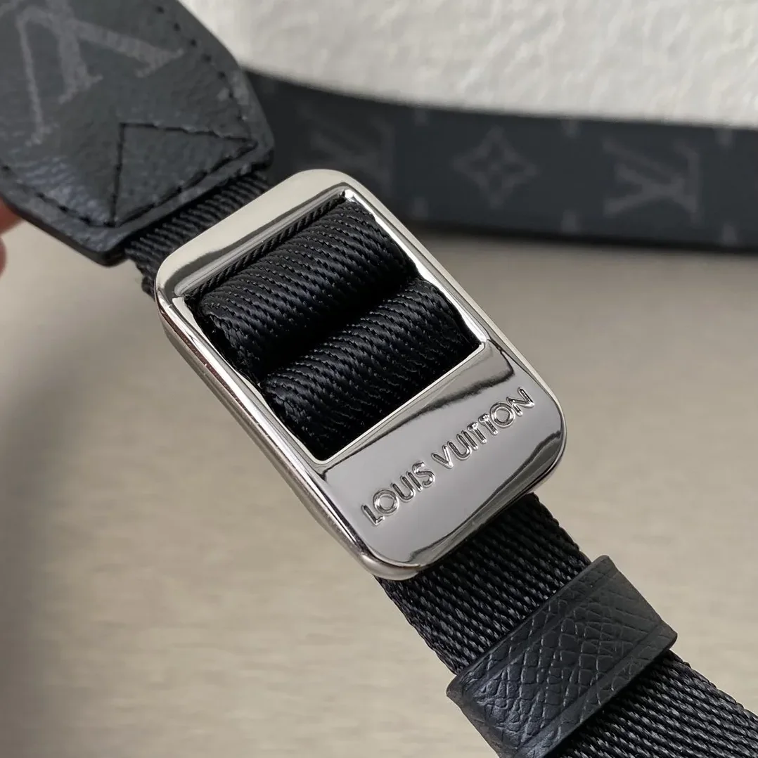 Louis Vuitton Outdoor Slingbag Taigarama Noir Black