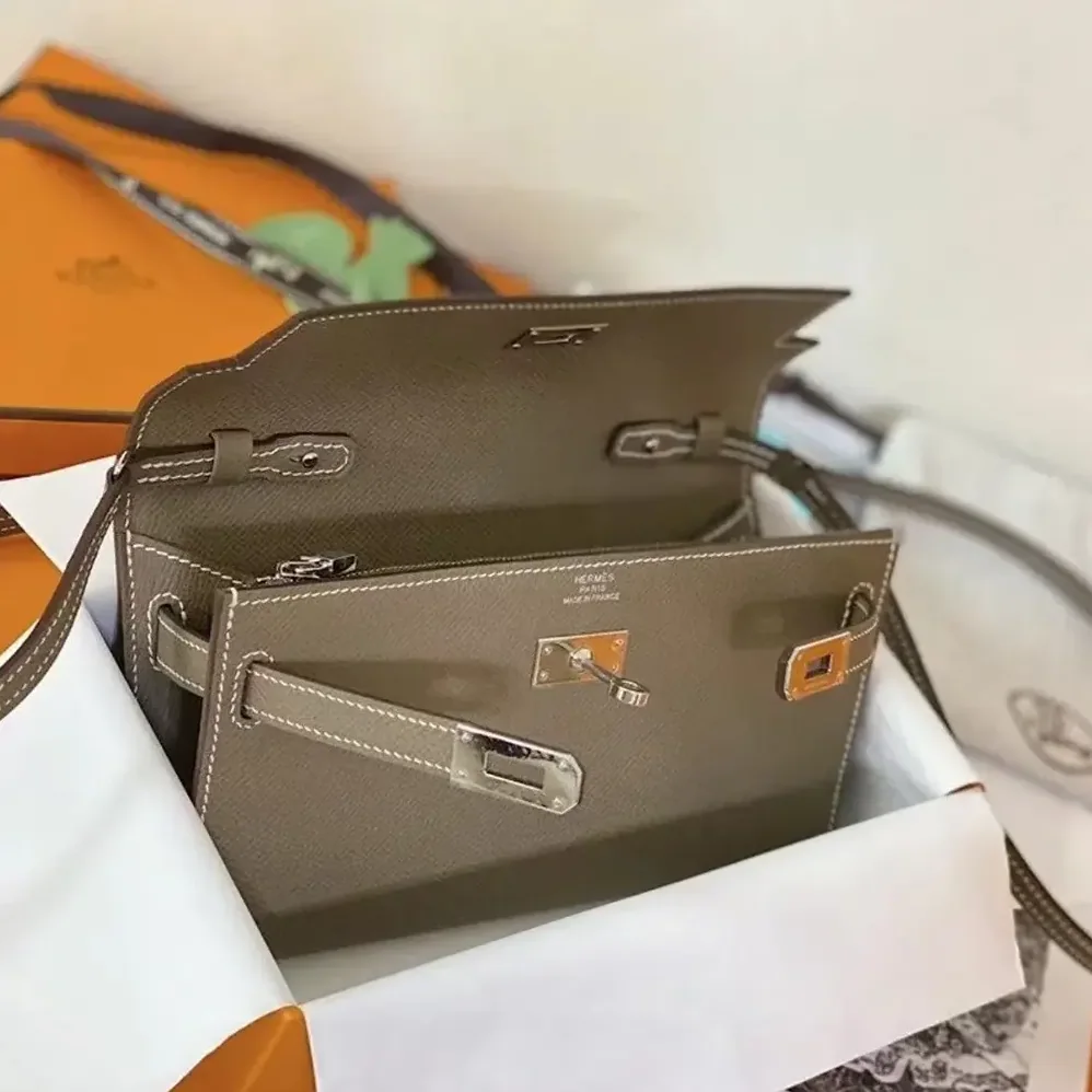 Hermes Kelly To Go in Epsom Leather for Women in Grey/Silver
