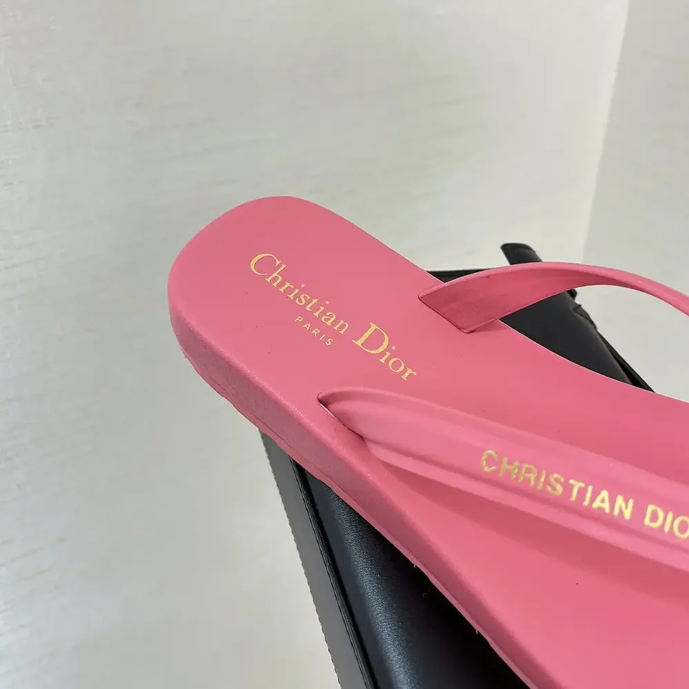 Dior Diorsea Thong Sandal Candy Pink Leather for Women in Effect Fabric Dior Diorsea Thong Sandal Candy Pink Leather for Women in Effect Fabric