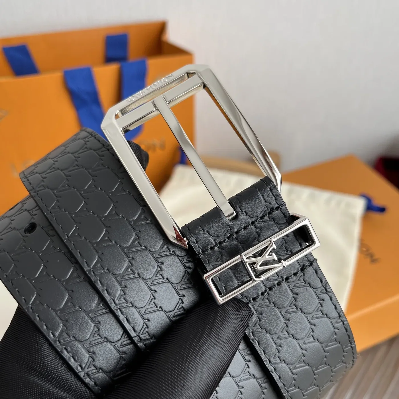 Louis Vuitton Blason Embossed Belt Black With Silver Buckle Louis Vuitton Blason Embossed Belt Black With Silver Buckle