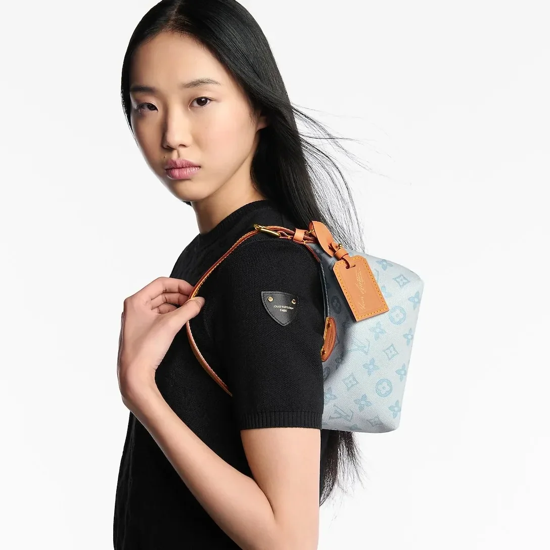Louis Vuitton Pochette Hills Shoulder Bag / Monogram Origine Bleu Courrier Gold Canvas Gold Hardware