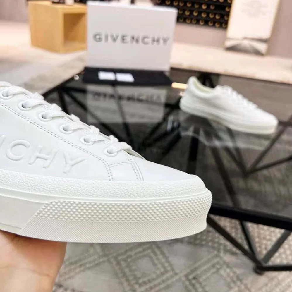 Givenchy City Sport Sneakers in GIVENCHY Leather for Men in White Givenchy City Sport Sneakers in GIVENCHY Leather for Men in White