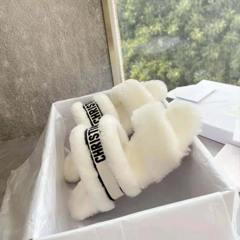 Dior Chez Moi Slide Black Embroidered Cotton and White Shearling for Women Dior Chez Moi Slide Black Embroidered Cotton and White Shearling for Women