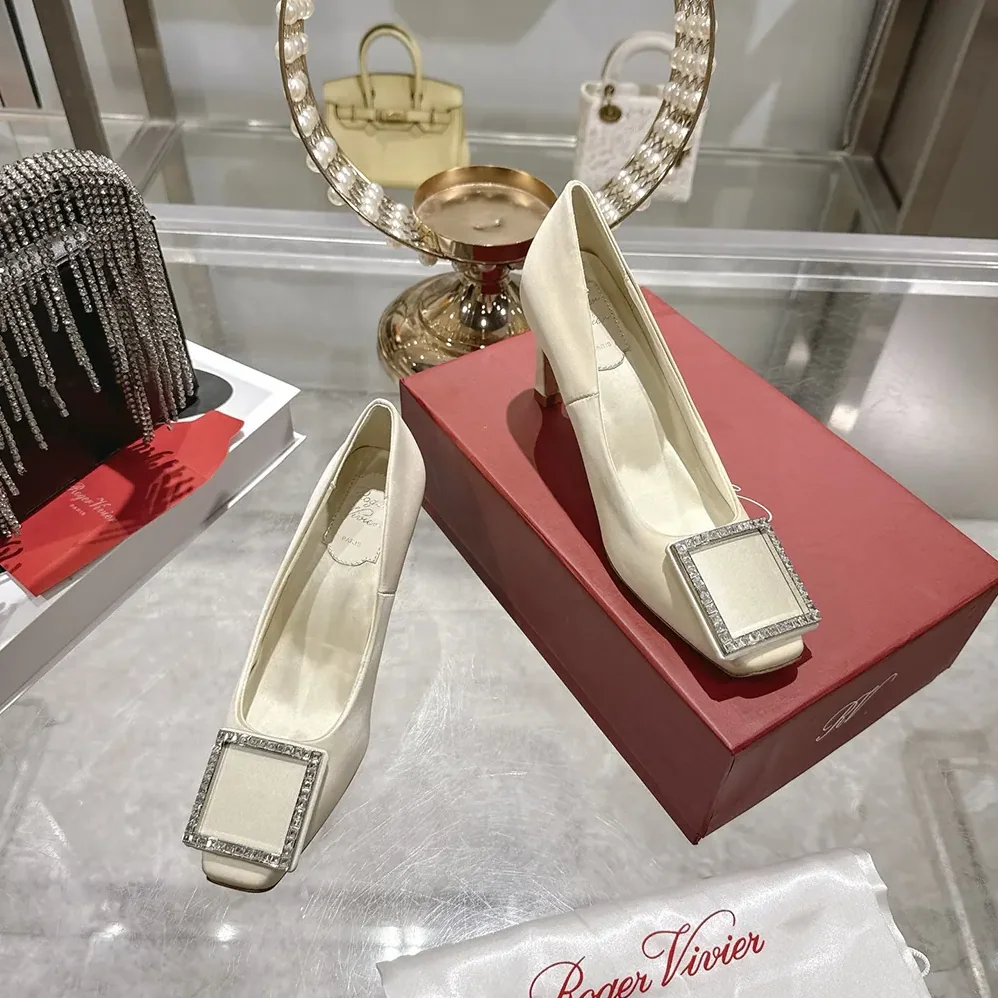 Roger Vivier Trompette Pumps in Satin for Women in White Roger Vivier Trompette Pumps in Satin for Women in White