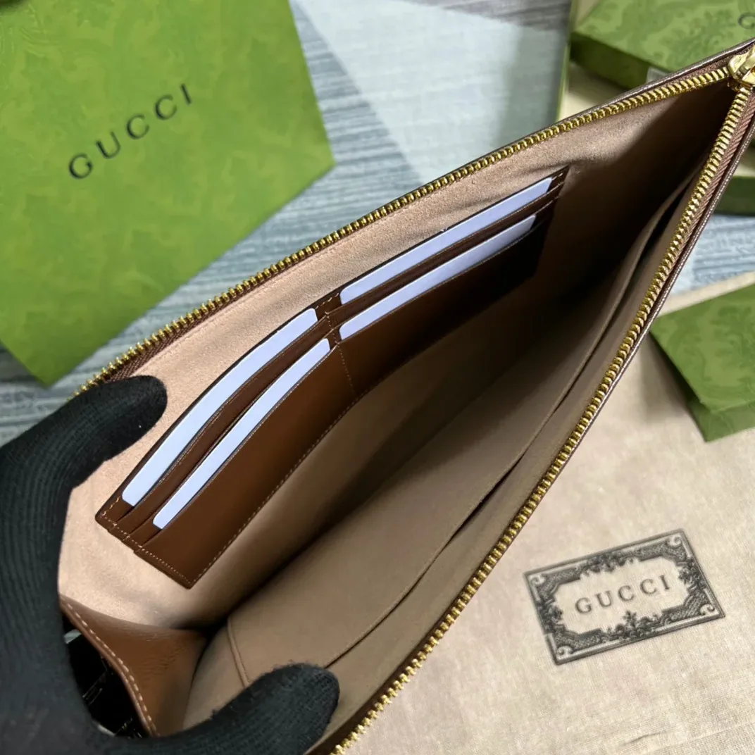 Pouch With Interlocking G Brown / Pouch With Interlocking G Brown /