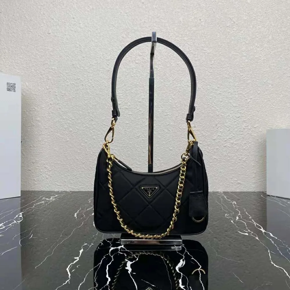 Prada Prada Re-Edition 1995 Chaîne Re-Nylon mini-bag for Women in Black