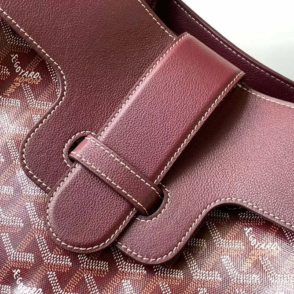 Goyard Saïgon Tote Bag for Women in Burgundy Goyard Saïgon Tote Bag for Women in Burgundy