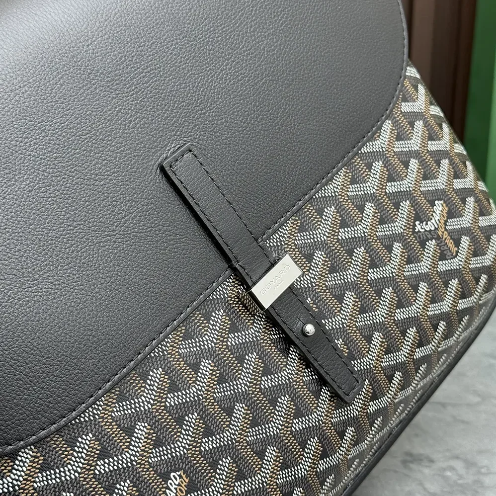 Goyard Coursier Messenger Bag for Unisex in Black
