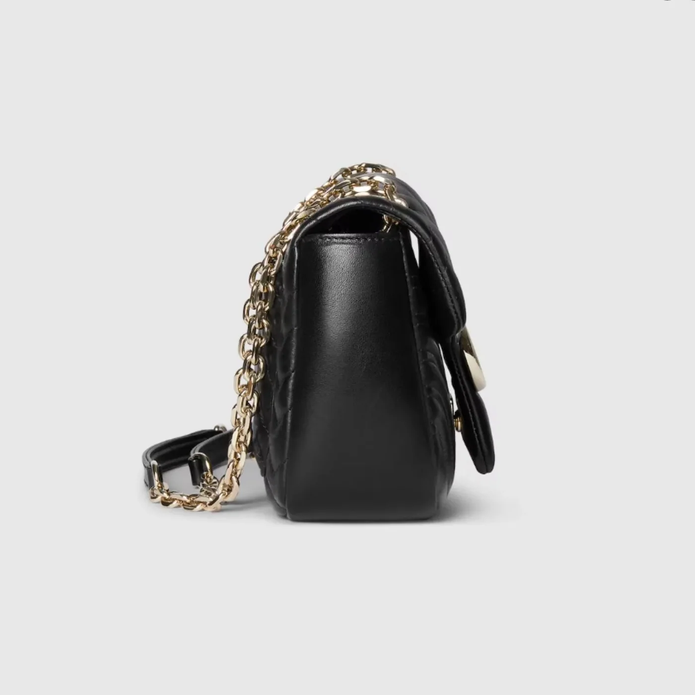 Gucci Marmont Medium Shoulder Bag in Black Gold Hardware