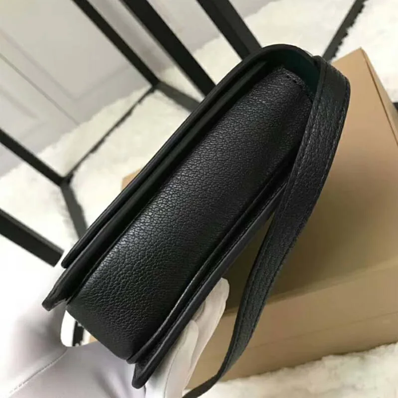 Burberry The Small Leather D-Ring Bag for Women in Black