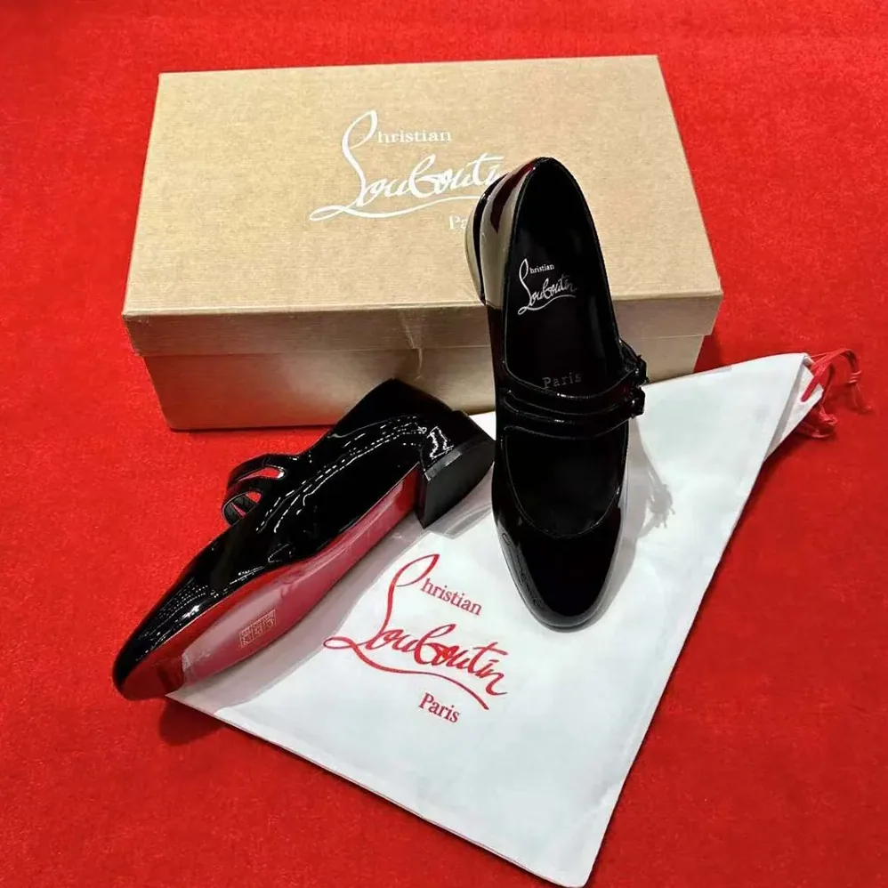 Christian Louboutin Sweet Jane Ballerinas Patent Calf Leather for Women in Black Christian Louboutin Sweet Jane Ballerinas Patent Calf Leather for Women in Black