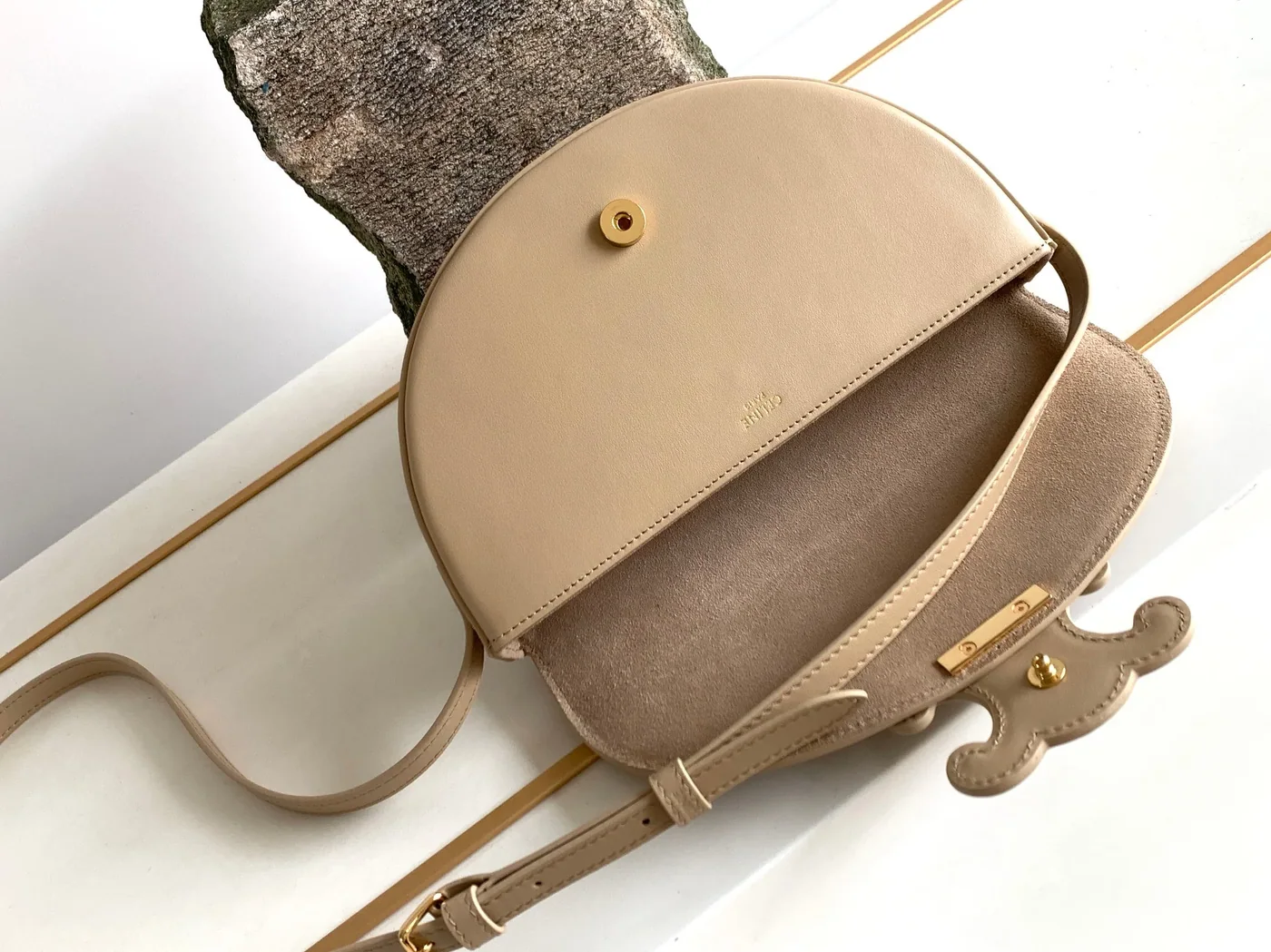 Celine Besace Cuir Triomphe Bag Nude / .03ND Celine Besace Cuir Triomphe Bag Nude / .03ND