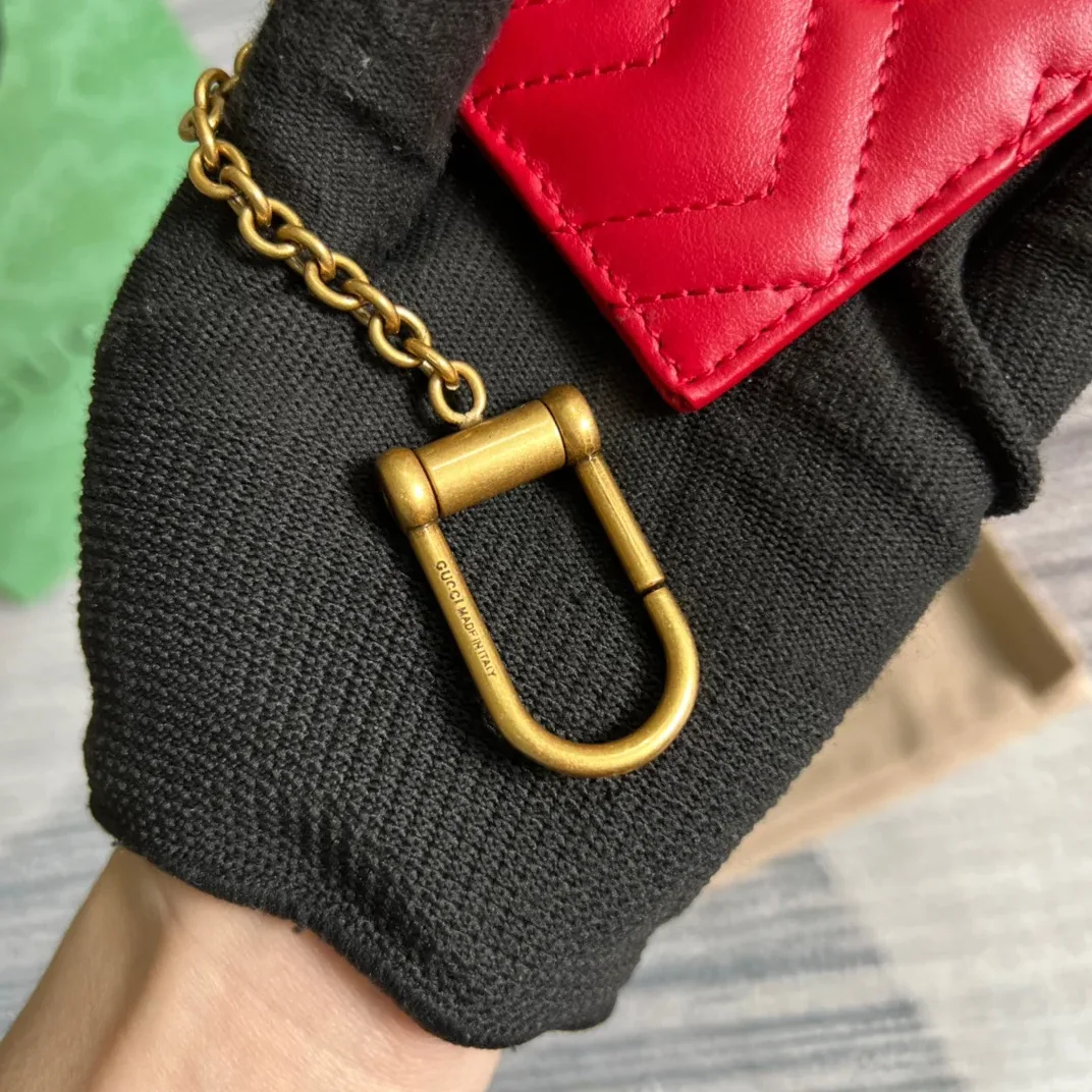 Gucci GG Marmont Keychain Wallet Red / Gucci GG Marmont Keychain Wallet Red /