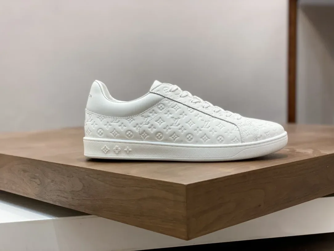 Louis Vuitton Rivoli Sneaker White 1AARI6 Louis Vuitton Rivoli Sneaker White 1AARI6