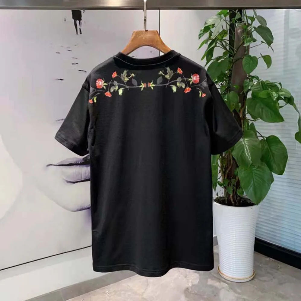 Burberry Rose Print Cotton Oversized T for Men in shirt Burberry Rose Print Cotton Oversized T for Men in shirt