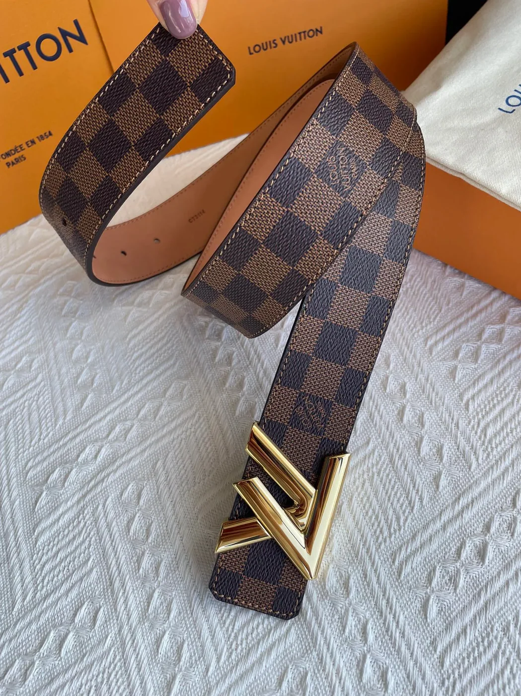 Louis Vuitton Twist Iconic Initiales LV Belt Damier Infini Canvas Brown Gold Finishing Louis Vuitton Twist Iconic Initiales LV Belt Damier Infini Canvas Brown Gold Finishing