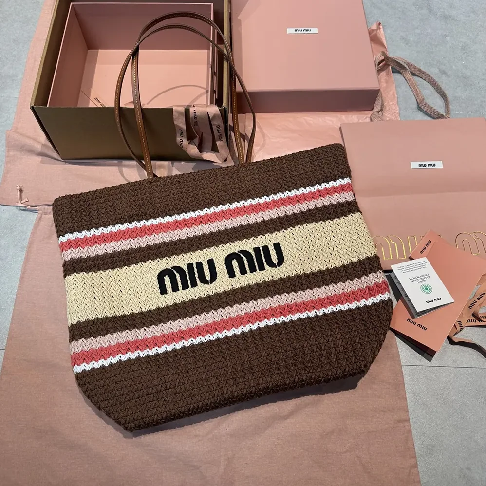 Miu Miu Raffia for Women in Effect Woven Tote Bag Miu Miu Raffia for Women in Effect Woven Tote Bag