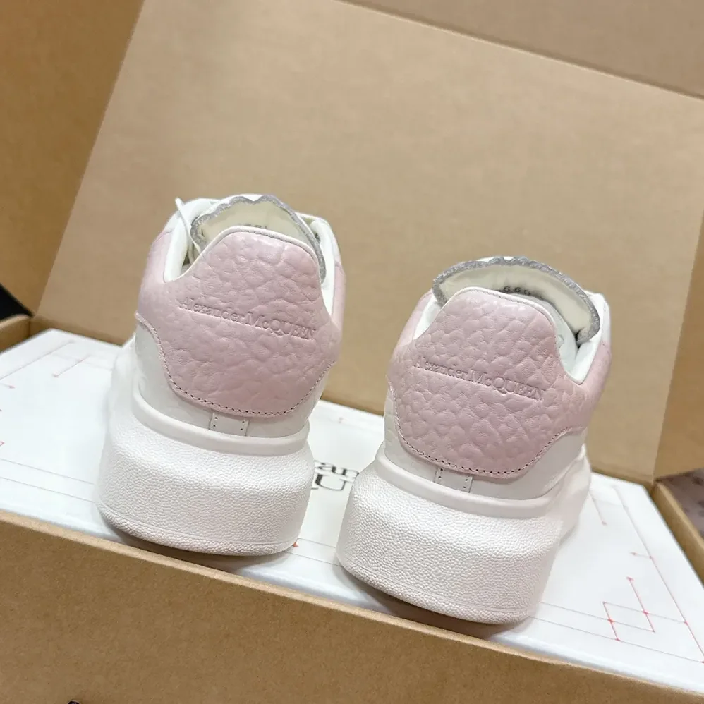 Alexander Mcqueen Oversized Sneaker in Off White for Unisex in Pink