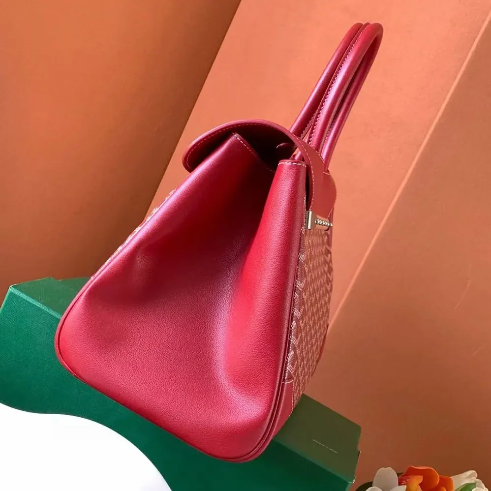 Goyard Saïgon Tote Bag for Women in Red Goyard Saïgon Tote Bag for Women in Red