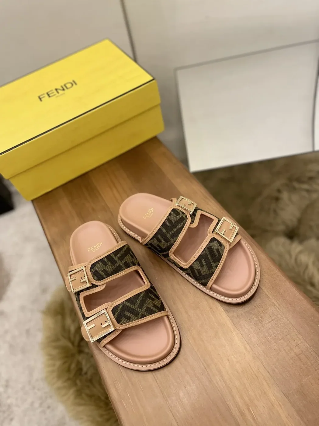Fendi Feel Slides Dark Pink