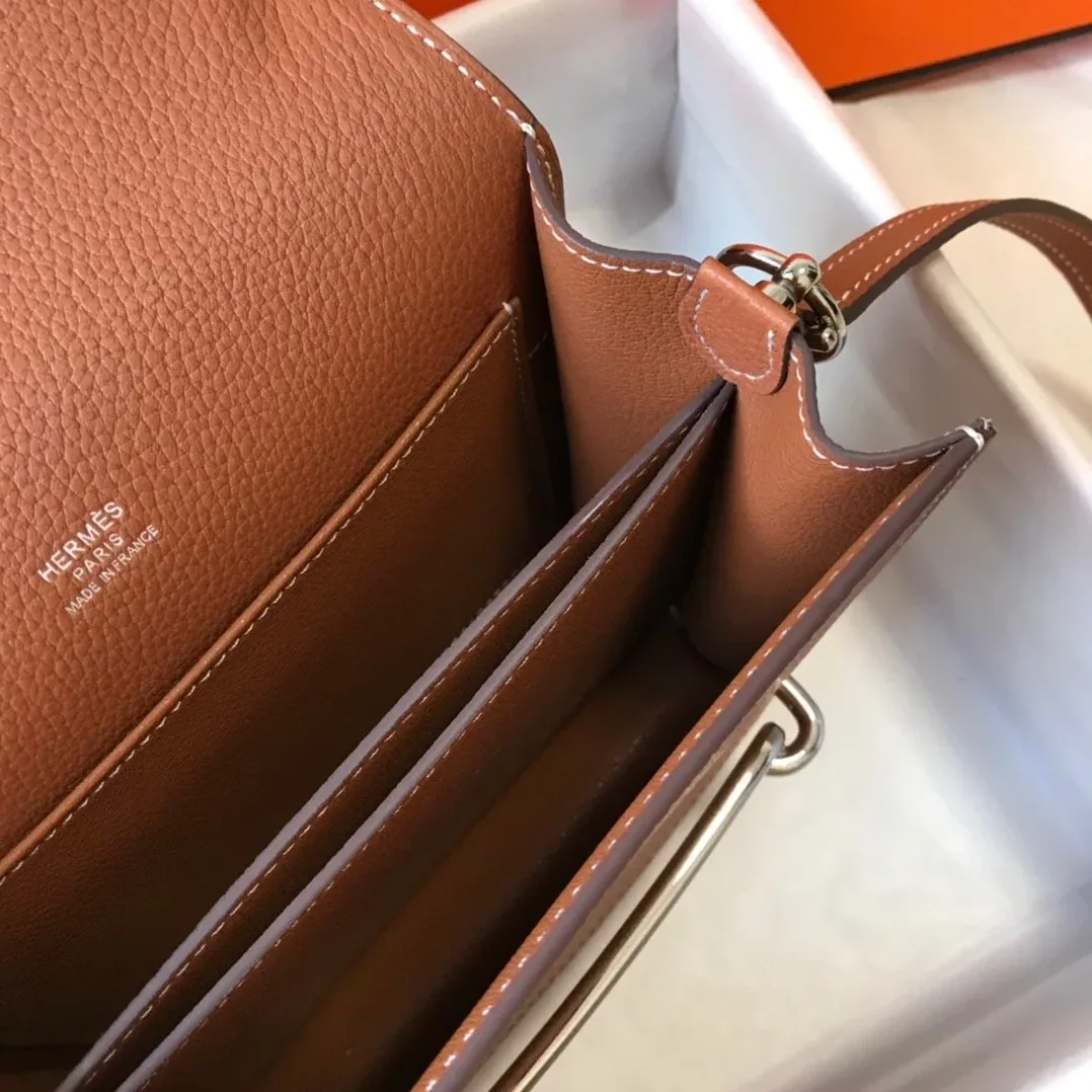 Hermes Mini Evercolor Sac Roulis 19 Brown Hermes Mini Evercolor Sac Roulis 19 Brown
