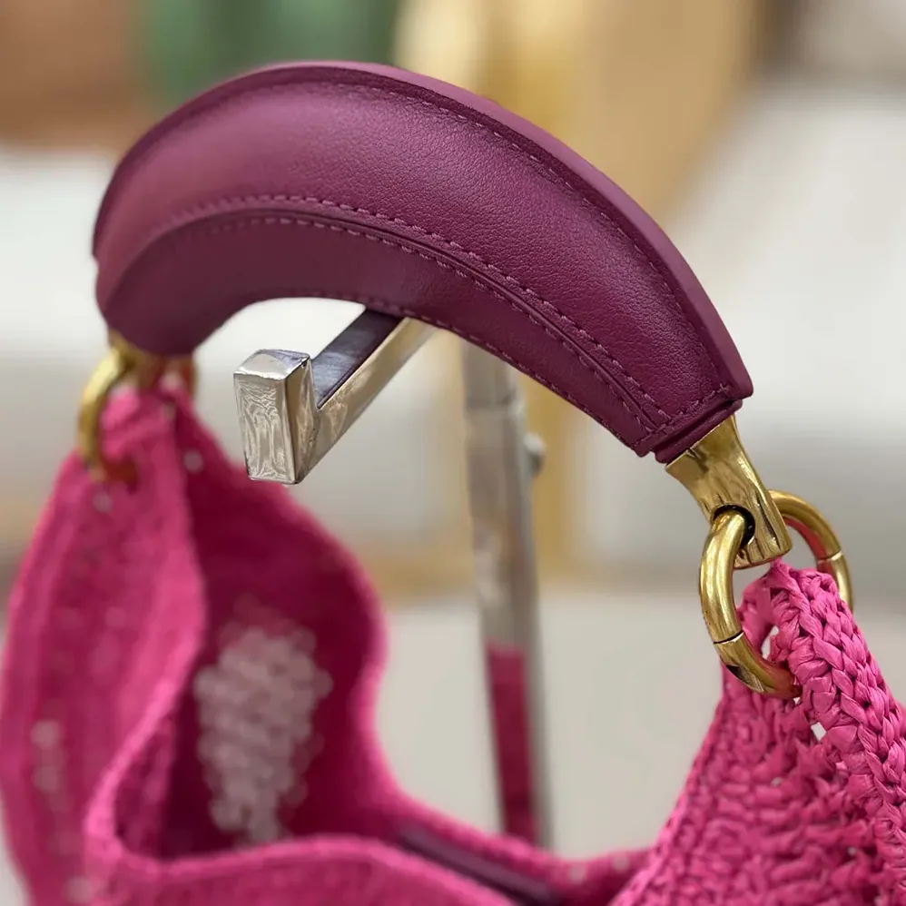 Chloe Summer Banana Hobo Bag In Raffia for Women in Rose
