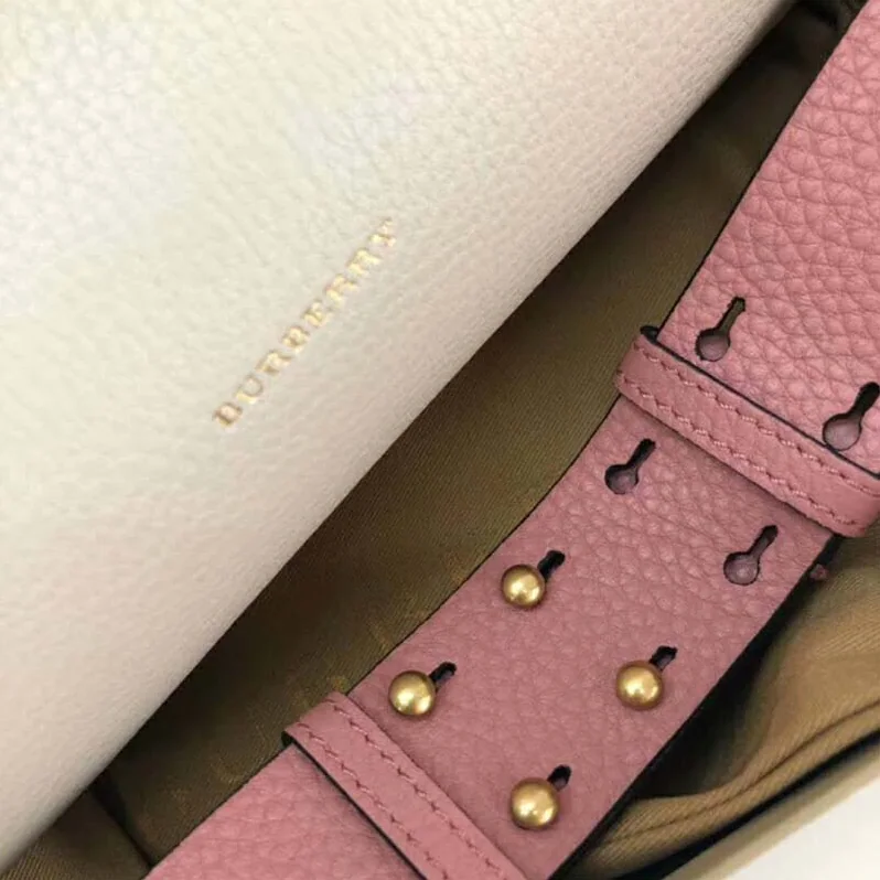 Burberry The Leather Barrel Bag for Women in Pink
