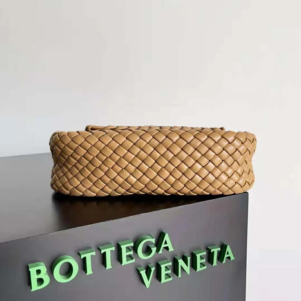 Bottega Veneta Cobble Shoulder Bag Small Padded Intreccio Leather for Women in Brown Bottega Veneta Cobble Shoulder Bag Small Padded Intreccio Leather for Women in Brown