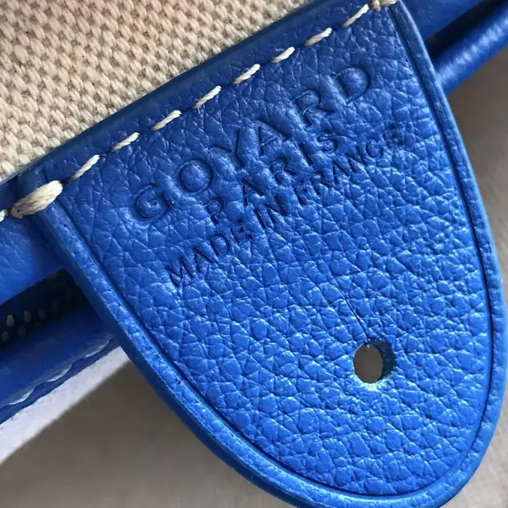 Goyard Sac Artois MM in Goyardine Canvas & Chevroches Calfskin for Women in Blue Goyard Sac Artois MM in Goyardine Canvas & Chevroches Calfskin for Women in Blue