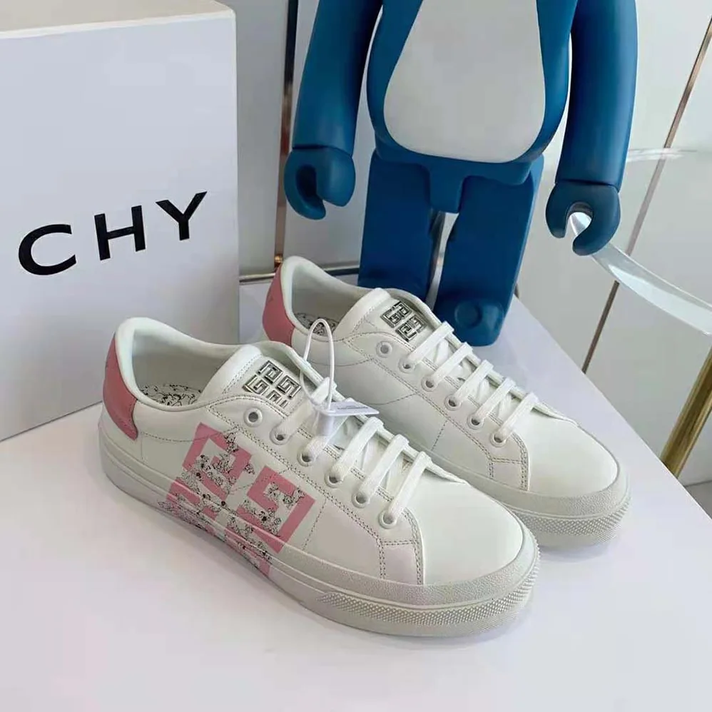 Givenchy 101 Dalmatians City Sport Sneakers in Leather for Women Givenchy 101 Dalmatians City Sport Sneakers in Leather for Women