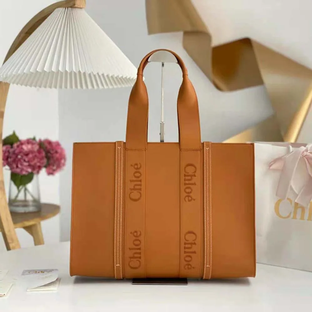 Chloe Large Woody Tote Bag for Women in Brown Chloe Large Woody Tote Bag for Women in Brown