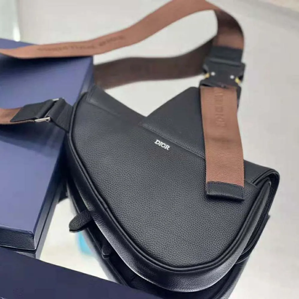Dior Cactus Jack Dior Saddle Bag Black Grained Calfskin with Embroidered Signature for Men Dior Cactus Jack Dior Saddle Bag Black Grained Calfskin with Embroidered Signature for Men