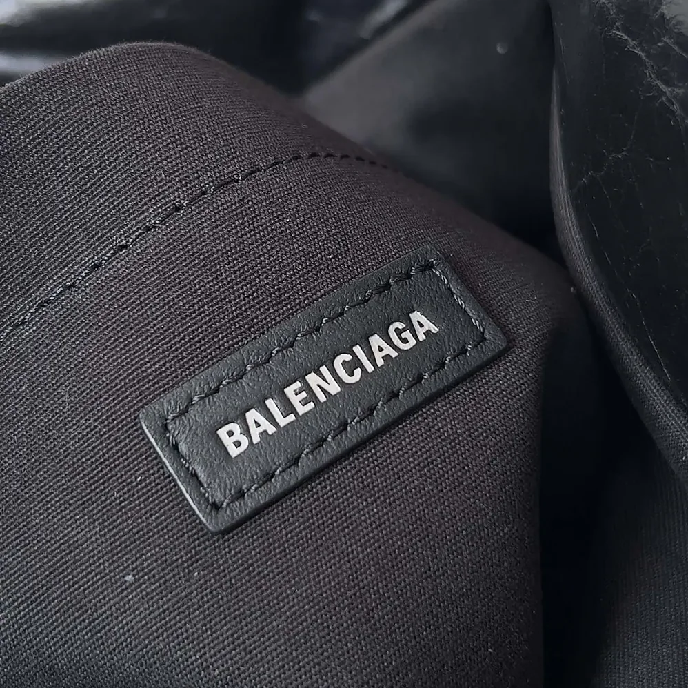 Balenciaga Monaco Large Chain Bag for Women in Black Balenciaga Monaco Large Chain Bag for Women in Black