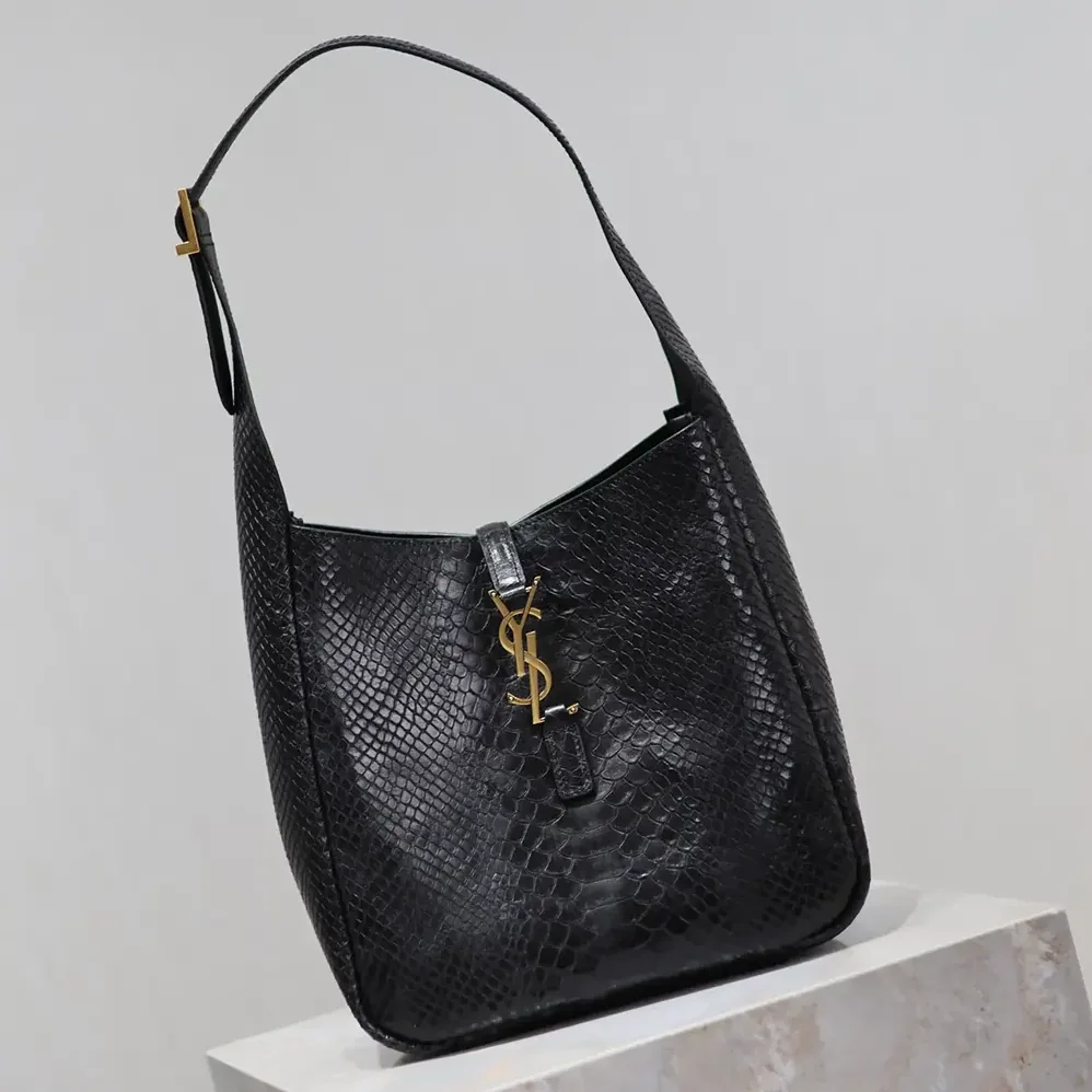 Saint Laurent YSL Le 5 à 7 Small Supple in Python for Women in Black Saint Laurent YSL Le 5 à 7 Small Supple in Python for Women in Black