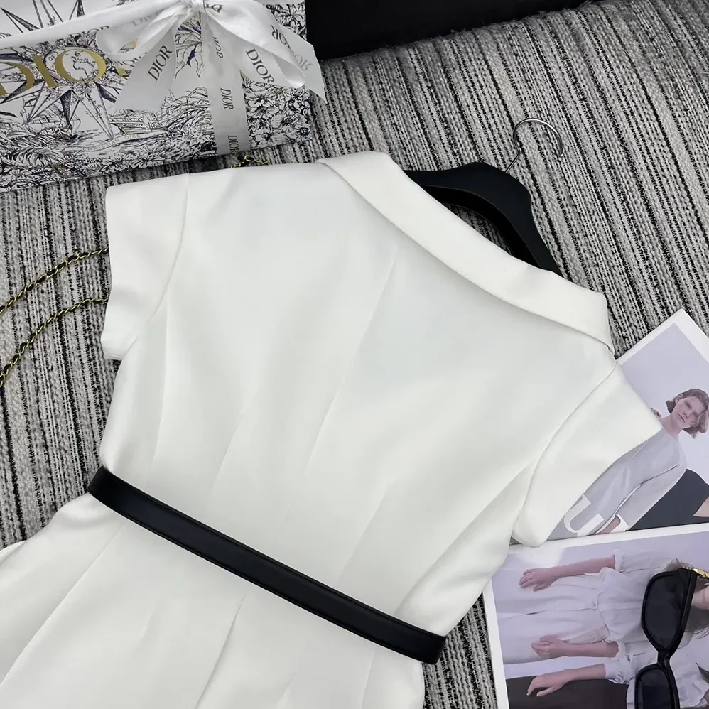Dior Asymmetric Short-Sleeved Jacket with Belt Ecru Virgin Wool and Silk Grain de Poudre for Women Dior Asymmetric Short-Sleeved Jacket with Belt Ecru Virgin Wool and Silk Grain de Poudre for Women
