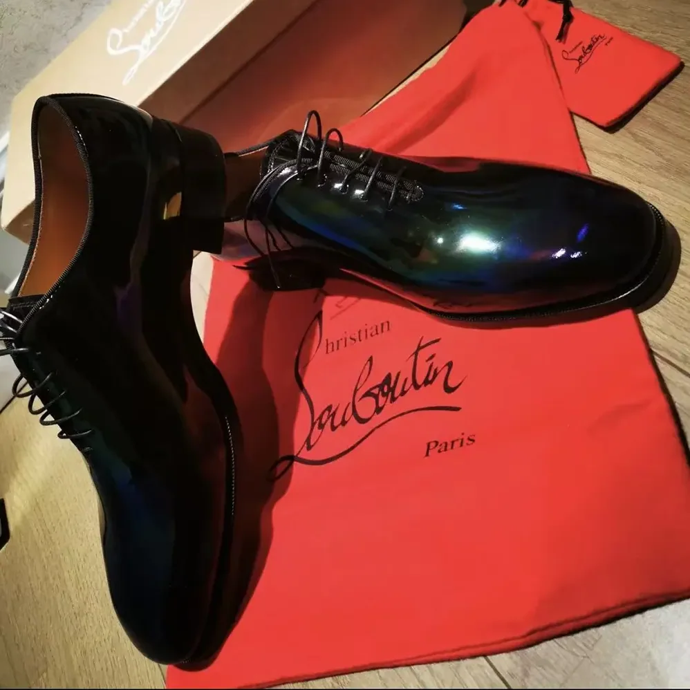 Christian Louboutin Pelvis Oxfords Patent Calf Leather for Men in Black Christian Louboutin Pelvis Oxfords Patent Calf Leather for Men in Black