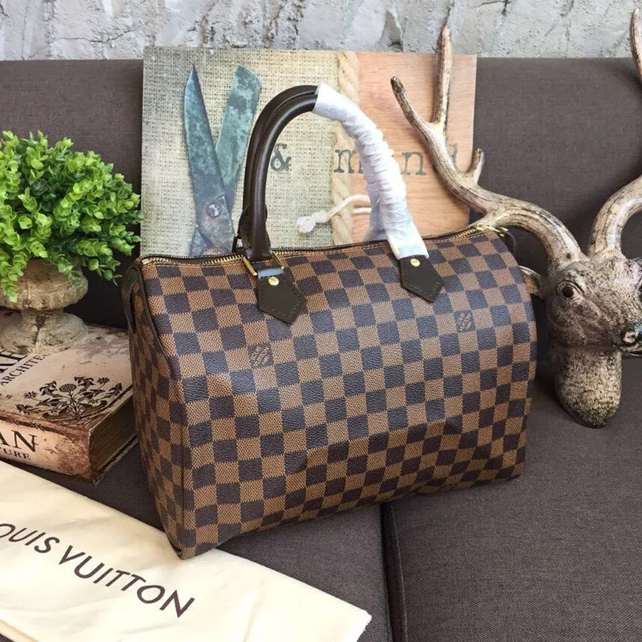 Louis Vuitton Speedy 30 Top Handle Bag / Brown Damier Ebene Canvas Gold Hardware
