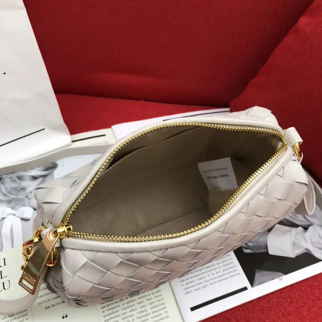 Bottega Veneta Crossbody Bag White Bottega Veneta Crossbody Bag White