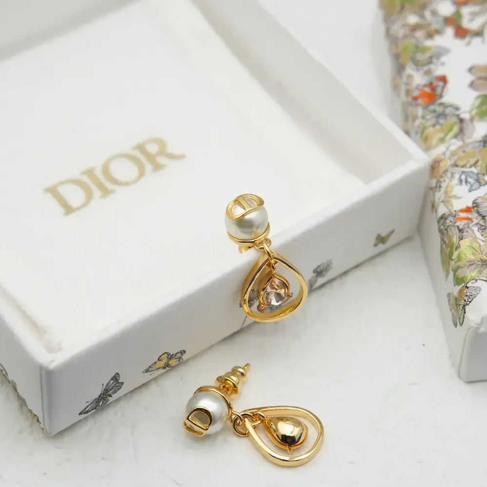 Dior D-Drop Earrings Gold-Finish Metal with White Resin Pearls and Champagne Crystals for Women Dior D-Drop Earrings Gold-Finish Metal with White Resin Pearls and Champagne Crystals for Women
