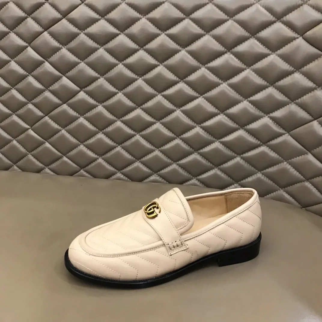 Gucci Loafer With Interlocking G Beige Gucci Loafer With Interlocking G Beige