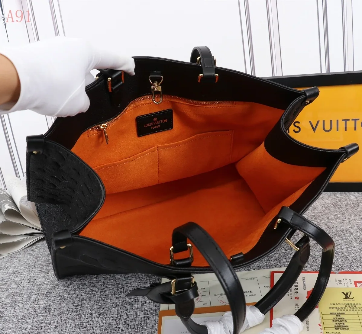 Louis Vuitton Onthego MM Tote Bag / Monogram Empreinte Black Gold Hardware