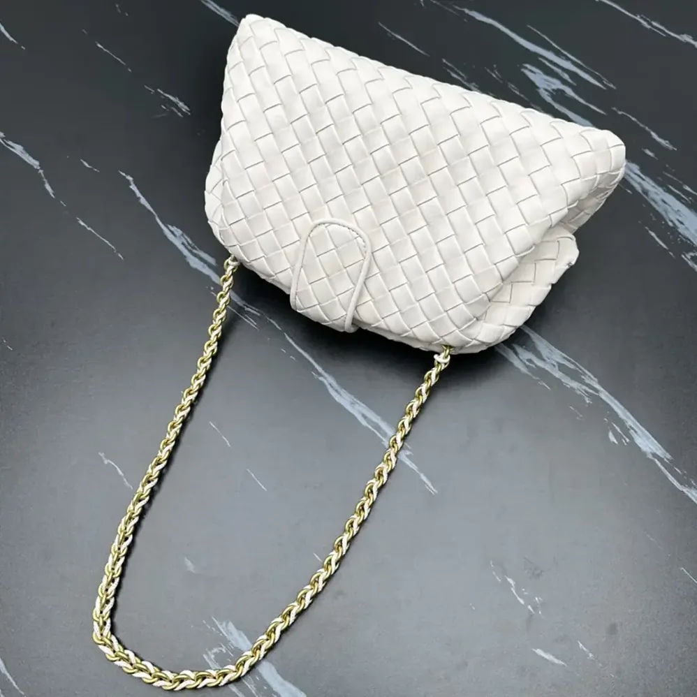 Bottega Veneta Teen Lauren 1980 With Chain for Women in White Bottega Veneta Teen Lauren 1980 With Chain for Women in White