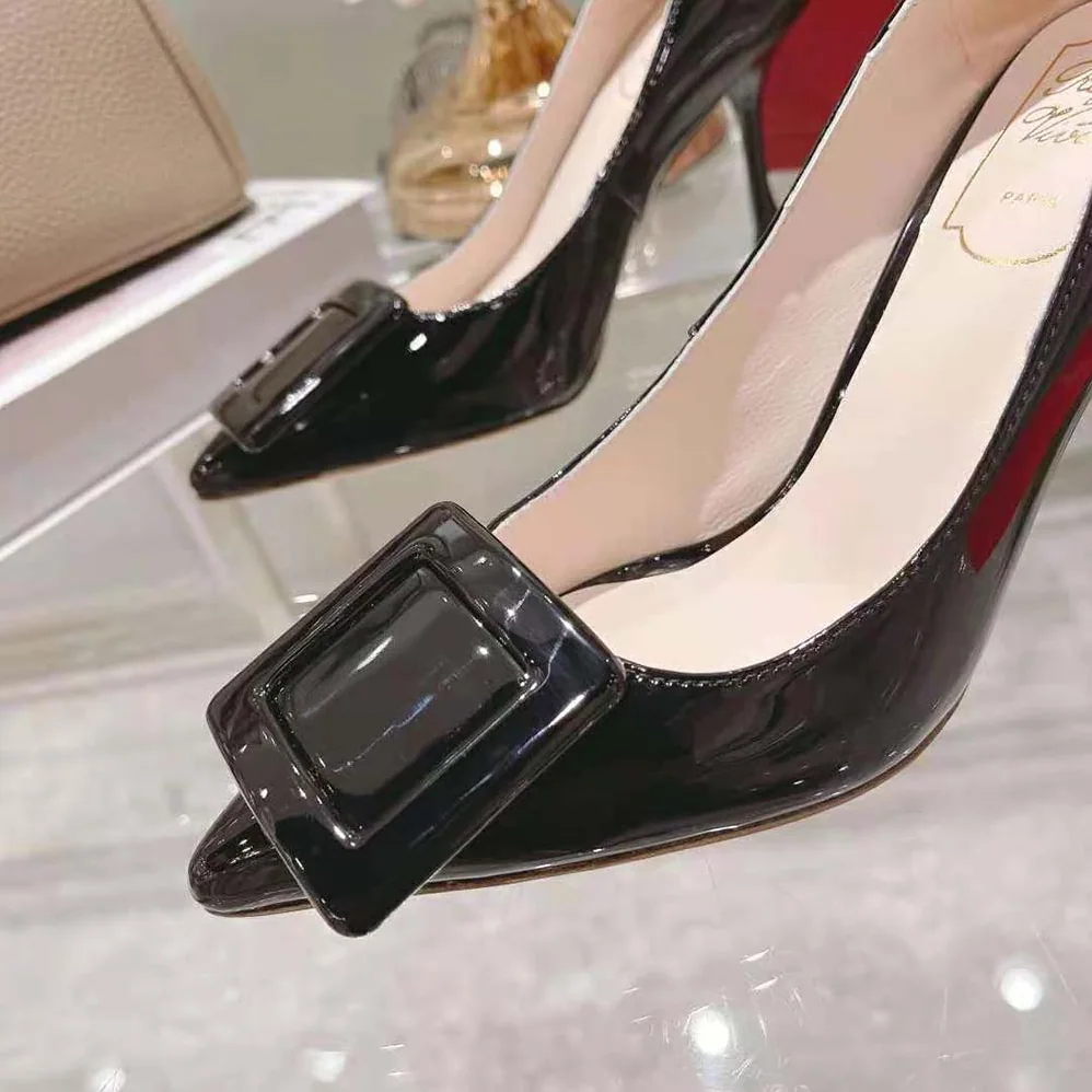 Roger Vivier Viv' In The City Pumps in Patent Leather for Women in Black Roger Vivier Viv' In The City Pumps in Patent Leather for Women in Black