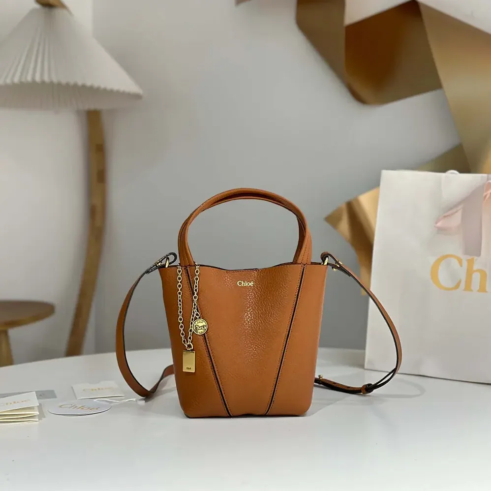 Chloe Small Chloé Spin Tote Bag in Grained Leather for Women in Brown