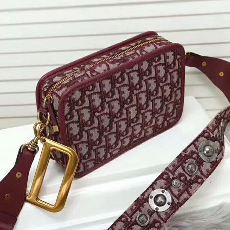 Dior Diorquake Clutch in Burgundy Canvas for Women in Carmine
