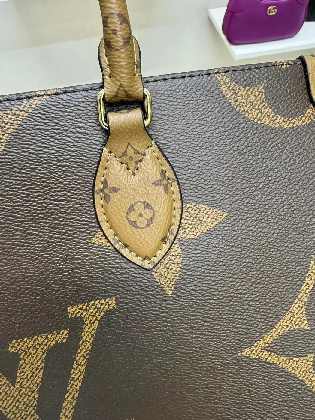 Louis Vuitton OnTheGo MM Tote Bag / Monogram Reverse Canvas Gold Hardware Louis Vuitton OnTheGo MM Tote Bag / Monogram Reverse Canvas Gold Hardware