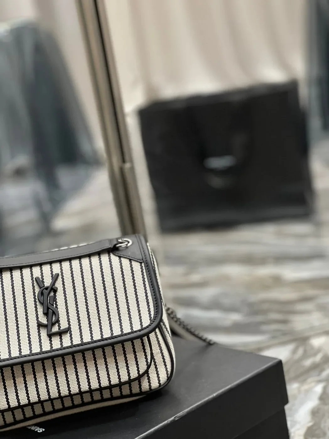 Saint Laurent Niki Small Bag White / Saint Laurent Niki Small Bag White /