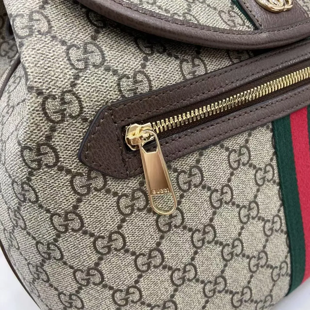 Gucci Ophidia Medium Backpack / Beige/ Dark Brown Monogram Gold Hardware Gucci Ophidia Medium Backpack / Beige/ Dark Brown Monogram Gold Hardware